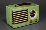 Beautiful Bright Lettuce Green Emerson ’Aristocrat’ 400 Catalin Radio